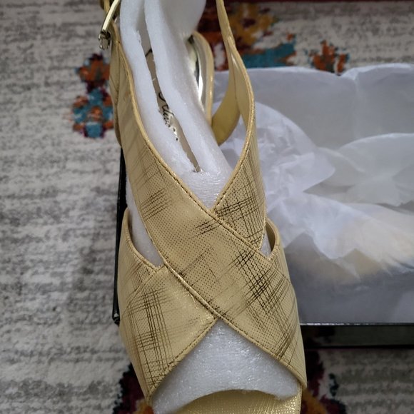 brand new open toe two in high heels 11ww - Picture 1 of 1